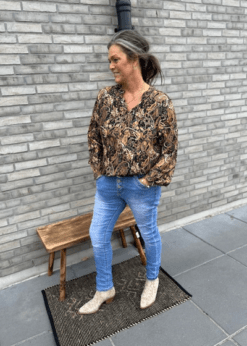 Marta Bluse I Paisley Print Og Marta Jeans