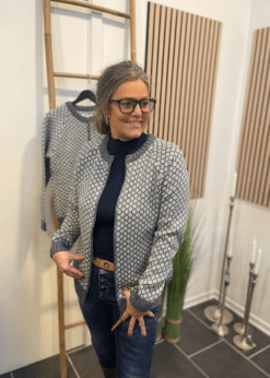 Fuza Wool Cardigan Og Marta Bluse Med Rullekrave