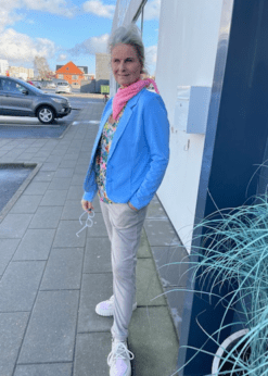 Freequent Blå Nanni Blazer Og Sandfarvet Nanni Buks