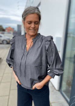 Co Couture Grå Diana Dot Frill Bluse