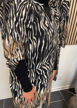 Marta Kjole Style Evita I Stribet Print