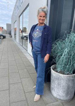 Pieszak Gilly Swan Jeans Og Marta T Shirt Og Costa Mani Jakke