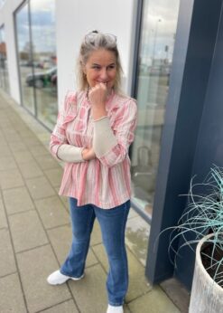 Continue Rosa Stribet Bluse Og Pieszak Jeans