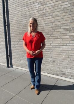 Inwear Rinda Bluse I Rød Og Pieszak Jeans