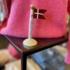 Keramik Flag I Love You Med Lyserød Stang Og Gul Fod