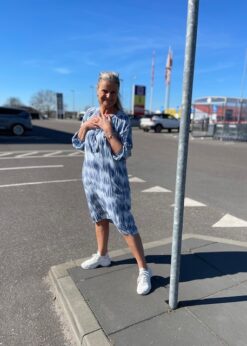 Marta Kjole I Lyseblå Nuancer