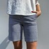 Red Button Shorts I Blå Dot Print