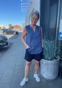 Blå Andia Part Two Top Og Marine Blå Lava Shorts Fra Freequent