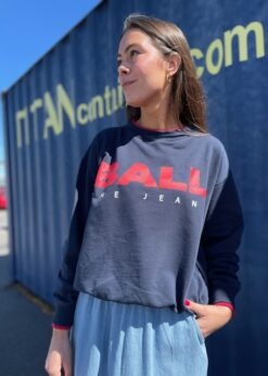 Blå Ball Sweat Med Rød Skrift