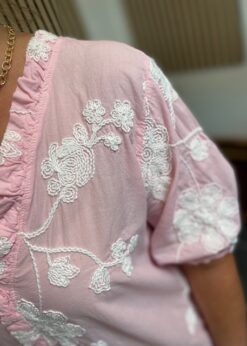 Daniela Kjole I Lyserød Hvid Fra Marta