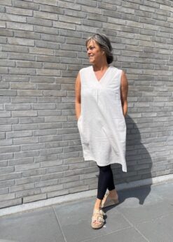 Freequent Hør Kjole Med V Udskæring I Beige