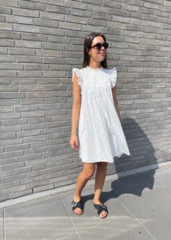 Hvid Emma Lace Dress Fra Co Couture Og Bionatura Sandaler