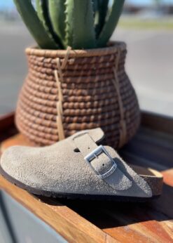 Lys BioNatura Sandal Med Lukket Tå
