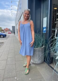 Marta Lyseblå Strop Kjole