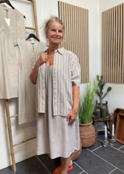 Marta Strop Kjole Og Inwear Skjorte