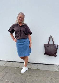 Brun Marta Bluse Og Prepair Denim Nederdel