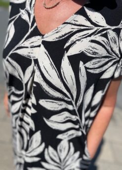 Freequent Floi Kjole Sort Med Offwhite Print