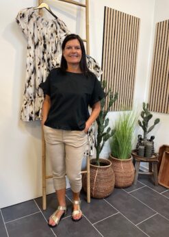 Marta Kasimira Bluse I Sort Og Freequent Knickers