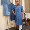 Marta Melissa Kjole I Medium Blue Og Top Fra Tim & Simonsen