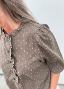 Style Dina Bluse I brun fra Freequent