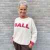 Beige Ball Sweat Med Rød Skrift
