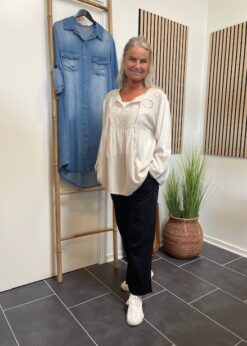 Beige Caterina Bluse Fra Marta Og Inwear Buks