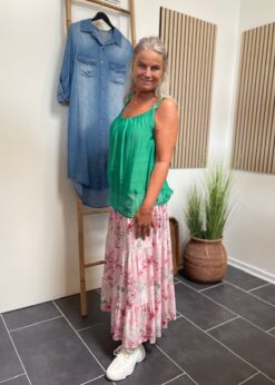 Grøn Top Og Nederdel Fra Marta