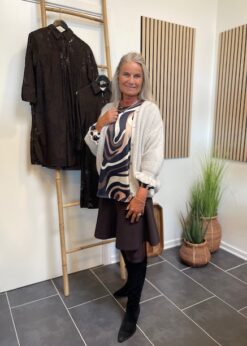 Marta Strik Cardigan Og Bluse Fra Love & Divine Og Nederdel Fra Part Two