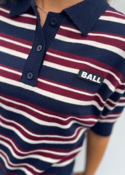 Stribet Ball Strik Med Krave