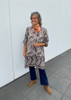 Wanting Kjole I Sort Beige Print