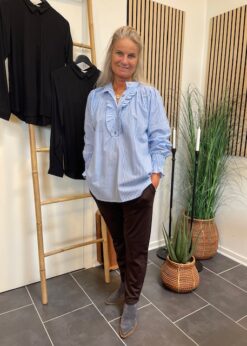 Freequent Nanni Buks I Brun Og Blå Stribet Marta Skjorte