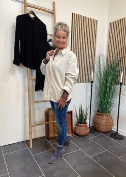 Part Two Offwhite Skjorte I Fløjl Og Marta Jeans