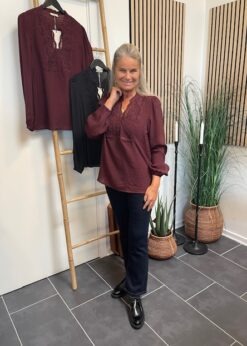 Shu Bluse I Bordeaux Fra Freequent Og Pieszak Jeans