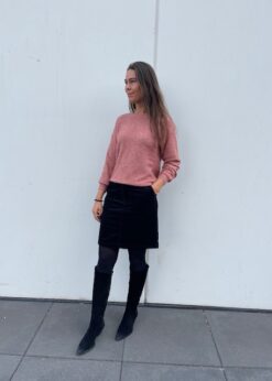 Sort Freequent Nederdel Og Rosa Strik