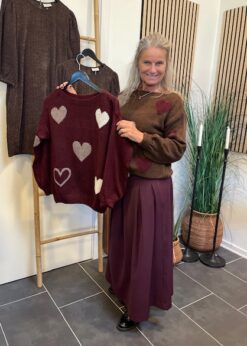 Amarante Strik Fra Marta I Brun Og I Bordeaux