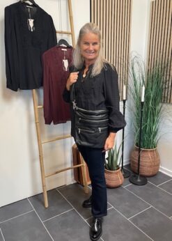 Freequent Shu Bluse Sort Og Depeche Taske