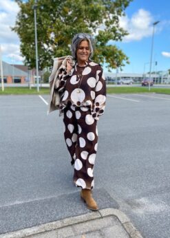 Marta Sæt Brunt Med Offwhite Prikker