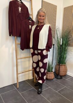 Numph Miki Strik Vest Og Freequent Bluse Og Marta Buks