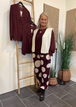 Numph Strik Vest Og Freequent Ibena Bluse