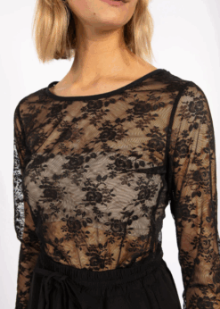 Sort Blondebluse Med Feminint Print Fra CC Heart