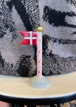 Speedtsberg Lille Flag Lyserød Stang Med Røde Prikker Og Lyseblå Fod