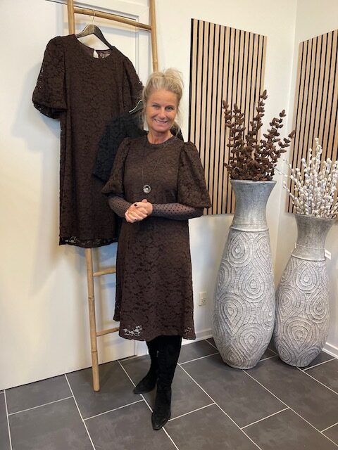 Brun Marta Blonde Kjole Style Yuna Og Continue Meshbluse