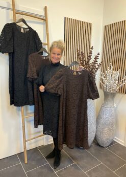 Brun Og Sort Marta Yuna Blondekjole