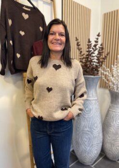 Marta Sandfarvet Clover Strik Med Hjerter