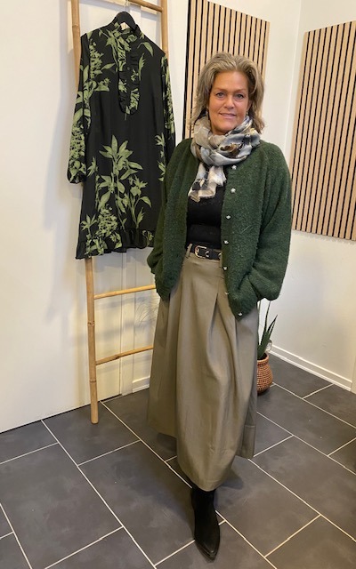 Freequent Grøn Cardigan Og Luna Pocket Nederdel I Walnut