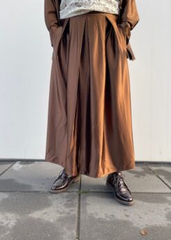 Marta Brun Pandora Nederdel Og Billi Bi Støvler