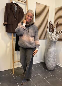 Marta Strik Og Balaclava Og Paris Jeans Fra Numph