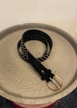 Three M Sort Bælte I Ruskind Med Guld Nitter