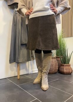 Brun June Nederdel Fra Marta Og Bukela Støvle