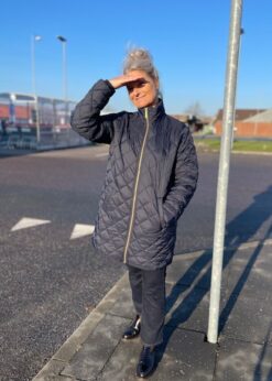 Dun Frakke I Blå Fra Part Two